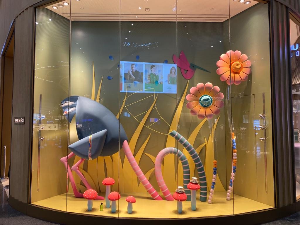 Hermès vitrin dekoru uygulaması