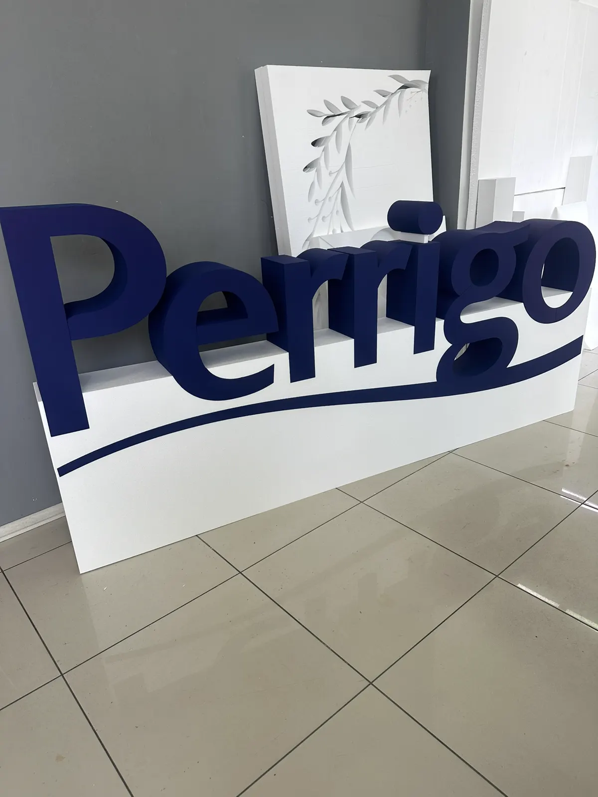 Perrigo markası için üç boyutlu kurumsal logo