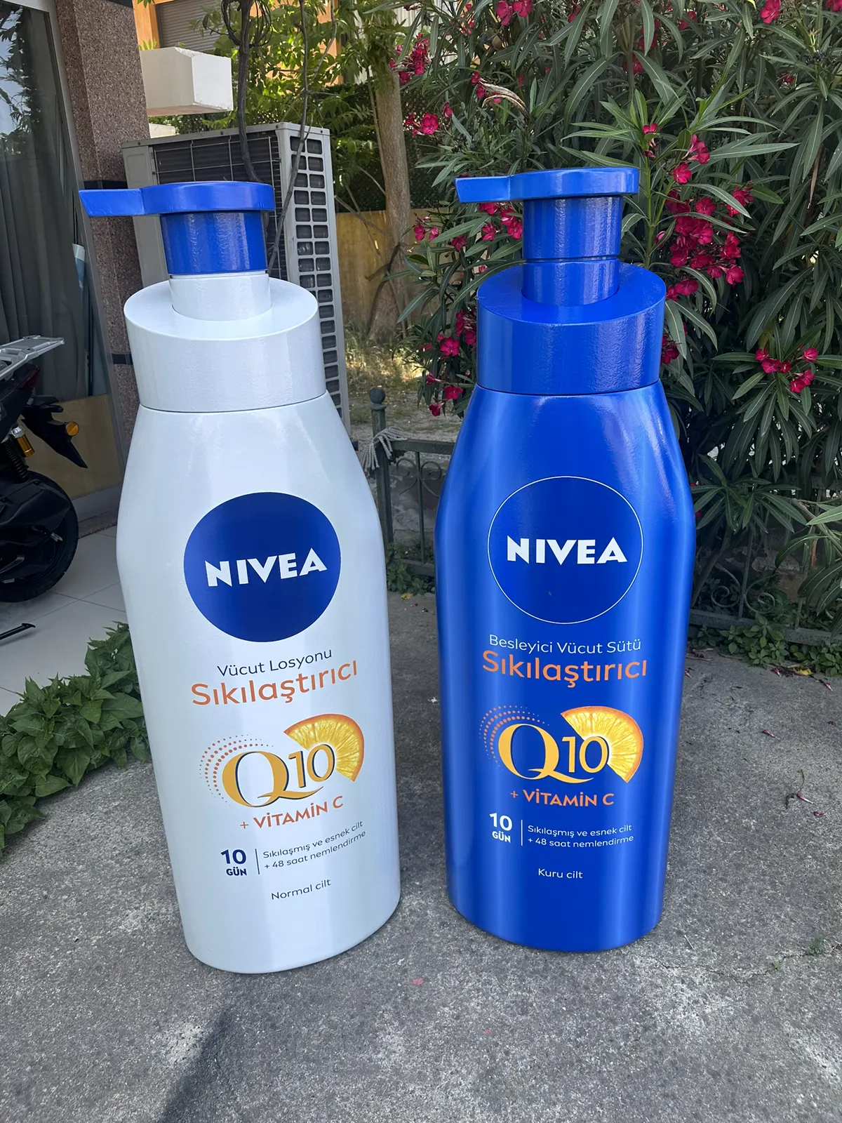 Nivea Q10 vücut losyonu büyük ölçekli ürün dummyleri