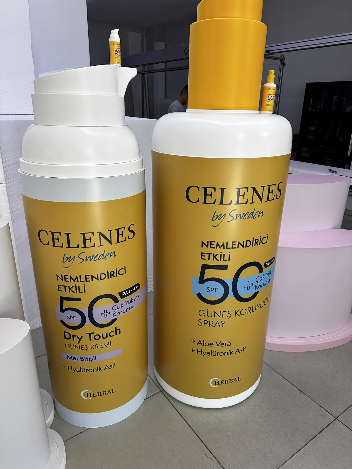 Celenes güneş kremi büyük ölçekli ürün dummyleri