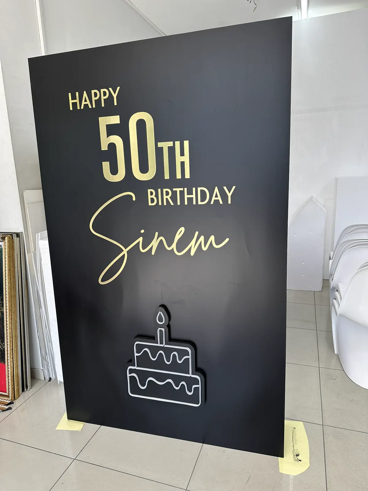 50. yıl kutlaması için kişiye özel fotoğraf panosu