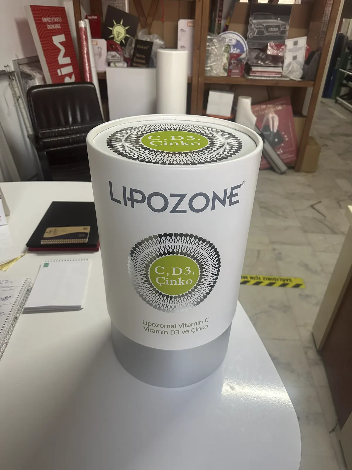Lipozone ürün kabı büyük ölçekli tanıtım replikası