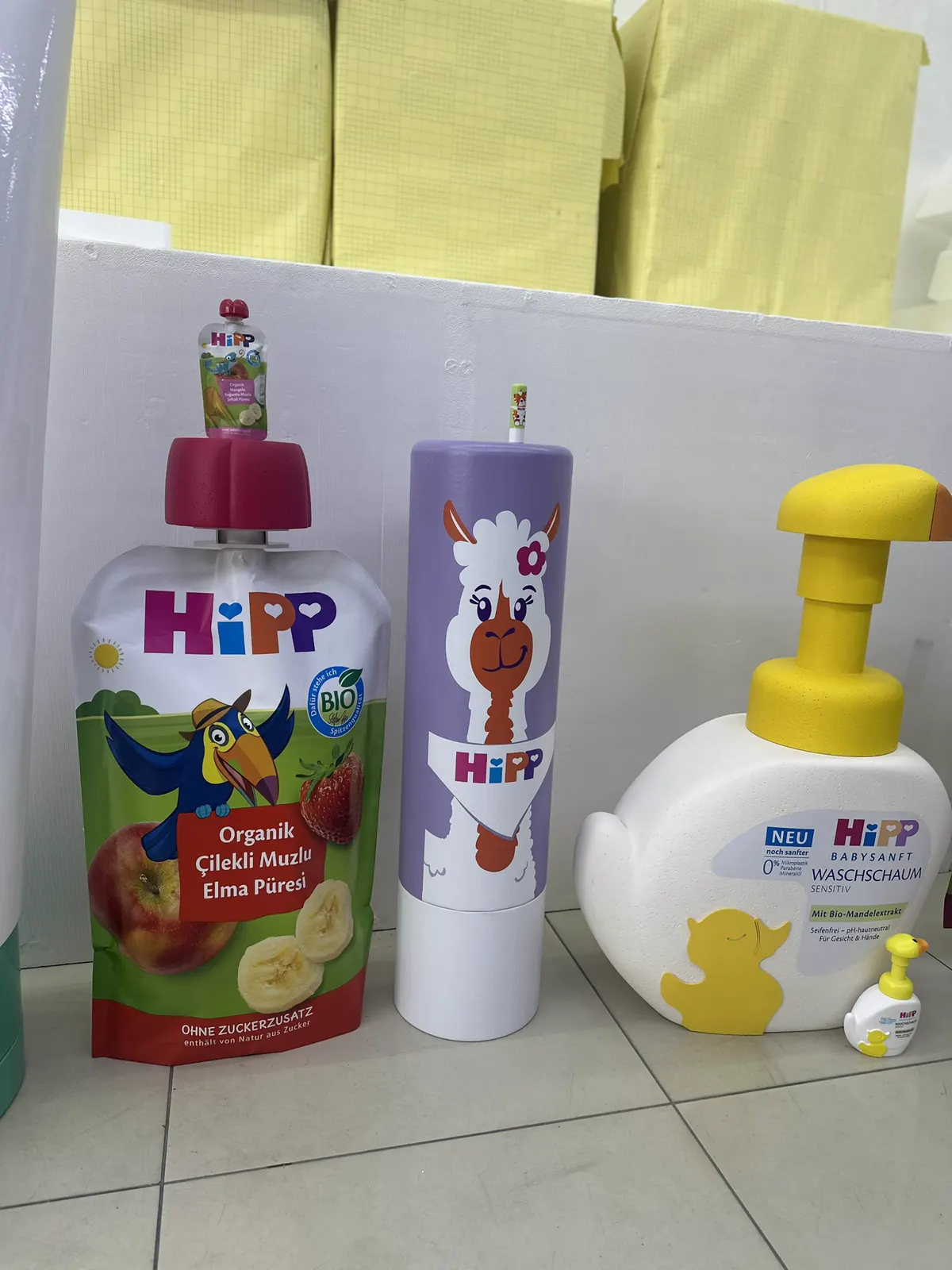 HiPP bebek ürünleri için büyük ölçekli reklam dummyleri