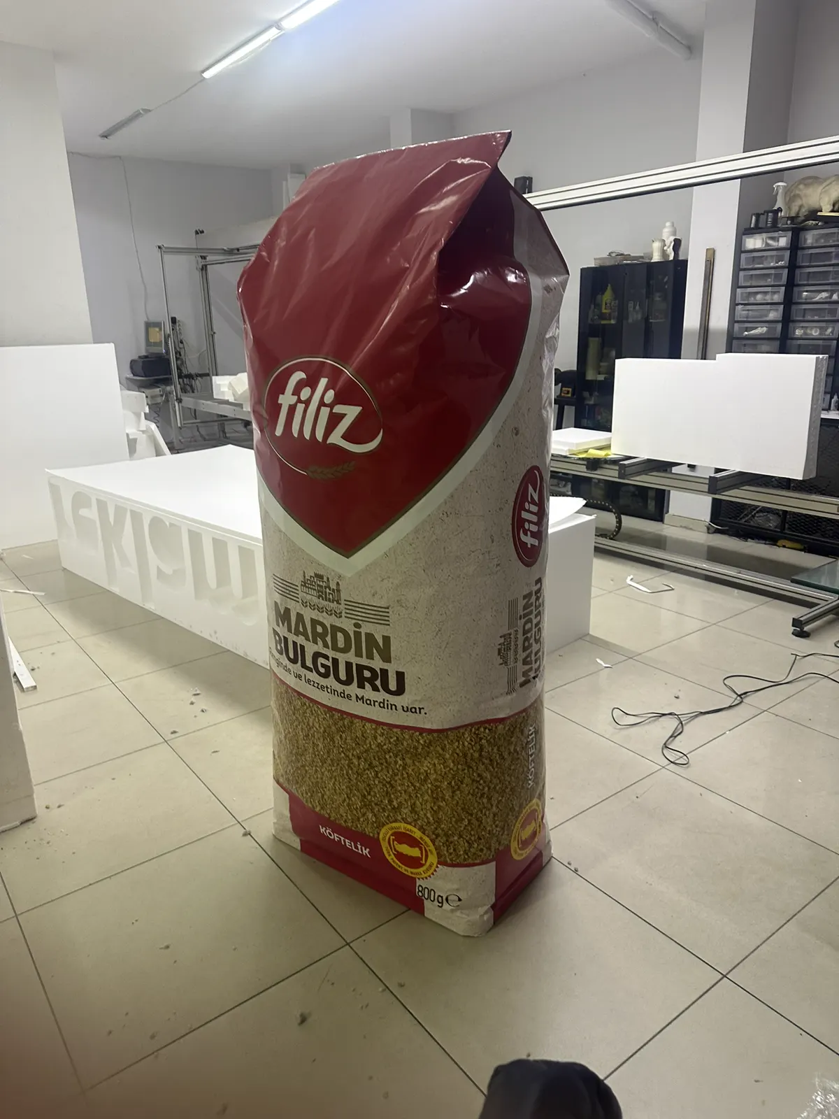 Temizlik ürünü ambalajı büyük ölçekli reklam replikası