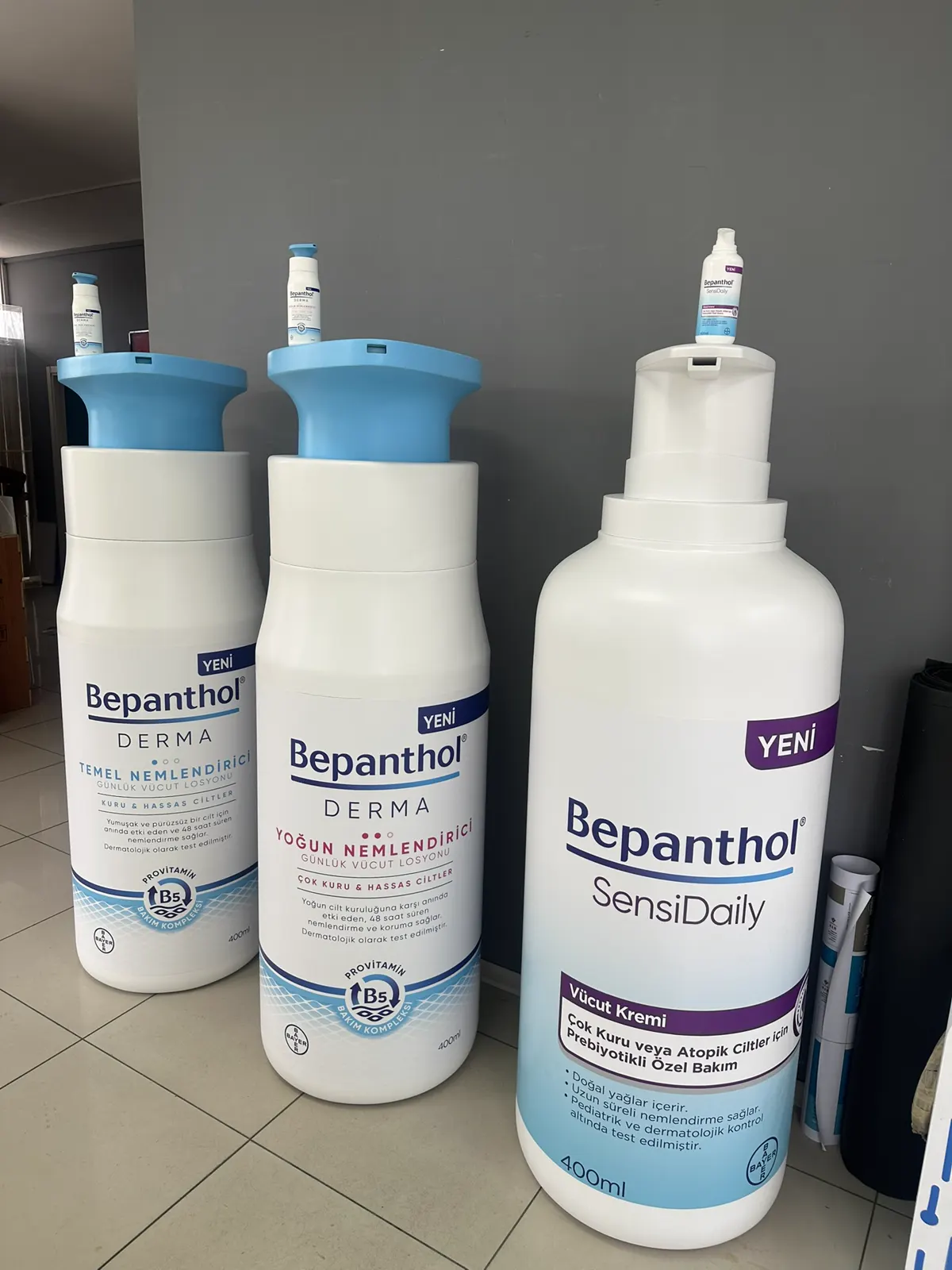 Bepanthol ürünleri için farklı ölçeklerde reklam dummyleri